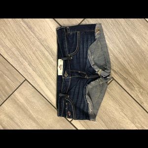 HOLLISTER JEAN SHORTS